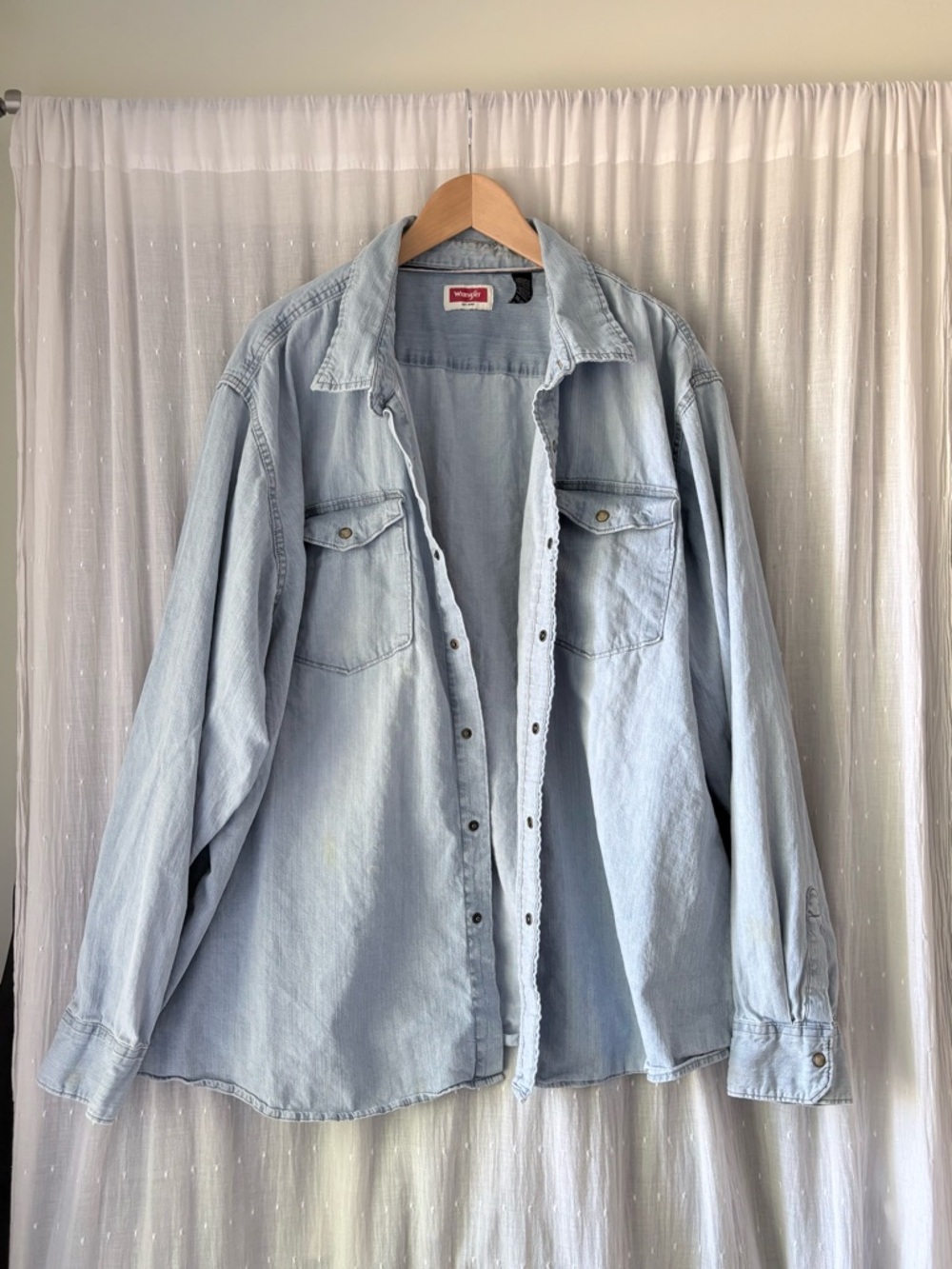 Wrangler Light Blue Denim Button-Up Shirt - Men's Casual Western Style